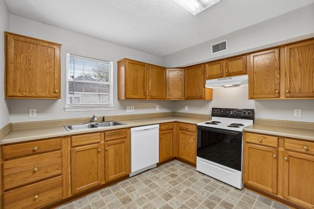 132 N Tarver Ave Apt B, Lebanon, TN 37087