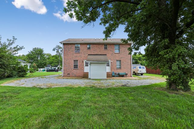 132 N Tarver Ave Apt B, Lebanon, TN 37087