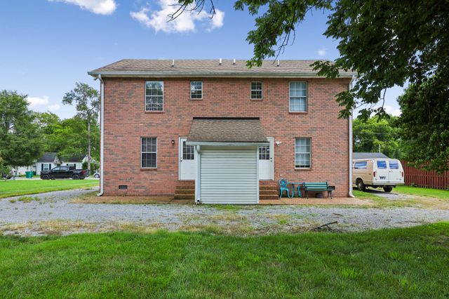 132 N Tarver Ave Apt B, Lebanon, TN 37087