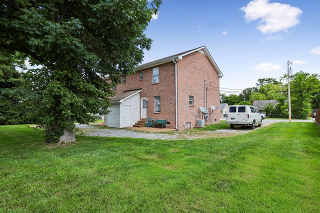 132 N Tarver Ave Apt B, Lebanon, TN 37087