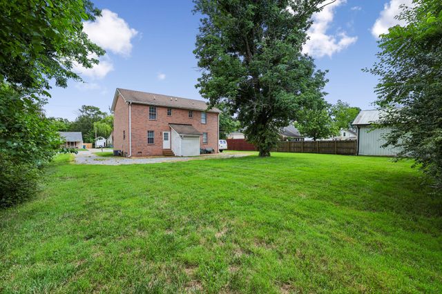 132 N Tarver Ave Apt B, Lebanon, TN 37087