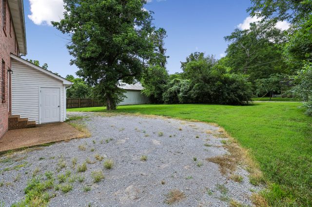 132 N Tarver Ave Apt B, Lebanon, TN 37087