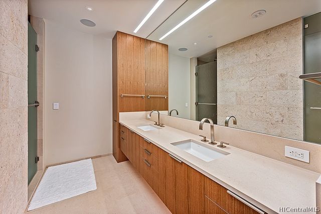 1388 Ala Moana Boulevard 8803, Honolulu, HI 96814