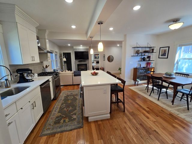 26 Porter St 1, Somerville, MA 02143