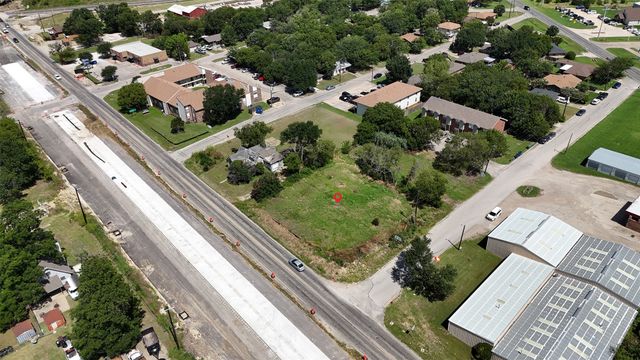 901 N 6th Street, Sanger, TX 76266