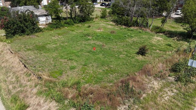 901 N 6th Street, Sanger, TX 76266