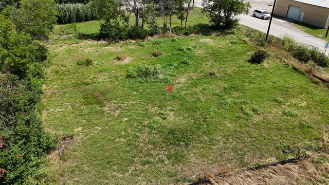 901 N 6th Street, Sanger, TX 76266