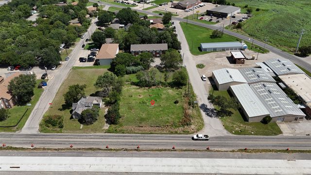 901 N 6th Street, Sanger, TX 76266
