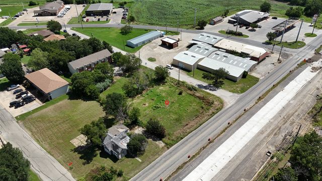 901 N 6th Street, Sanger, TX 76266