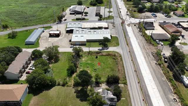 901 N 6th Street, Sanger, TX 76266