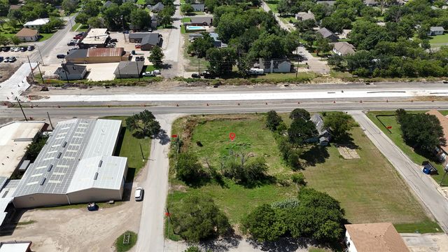 901 N 6th Street, Sanger, TX 76266