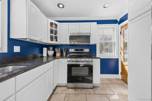 13081 Cunningham Street, Southgate, MI 48195