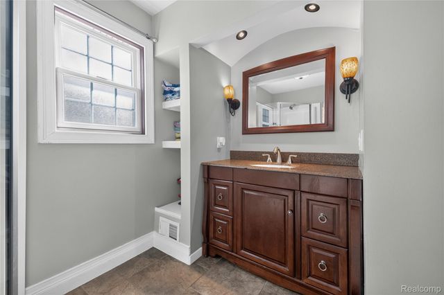 13081 Cunningham Street, Southgate, MI 48195