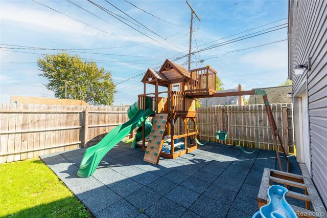 13081 Cunningham Street, Southgate, MI 48195