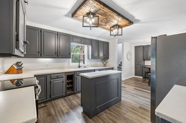 1141 John Sharp Rd, Columbia, TN 38401