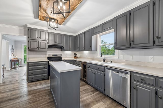 1141 John Sharp Rd, Columbia, TN 38401