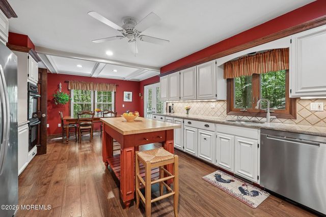 54 Howland Road, Middletown, NJ 07748