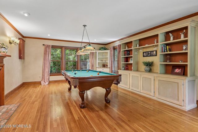 54 Howland Road, Middletown, NJ 07748