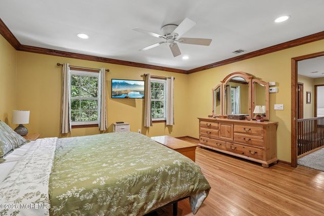 54 Howland Road, Middletown, NJ 07748