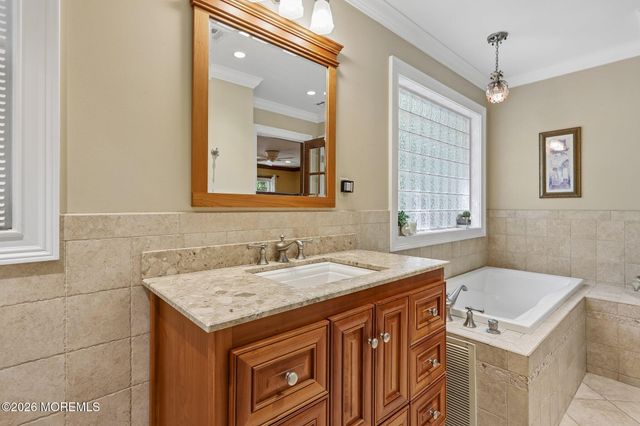 54 Howland Road, Middletown, NJ 07748