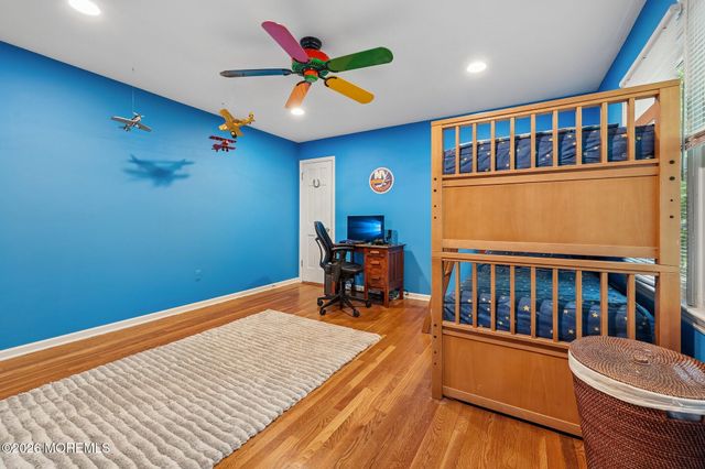 54 Howland Road, Middletown, NJ 07748