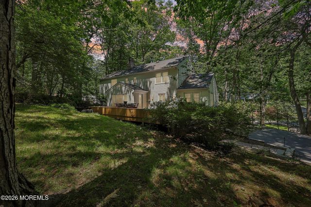54 Howland Road, Middletown, NJ 07748