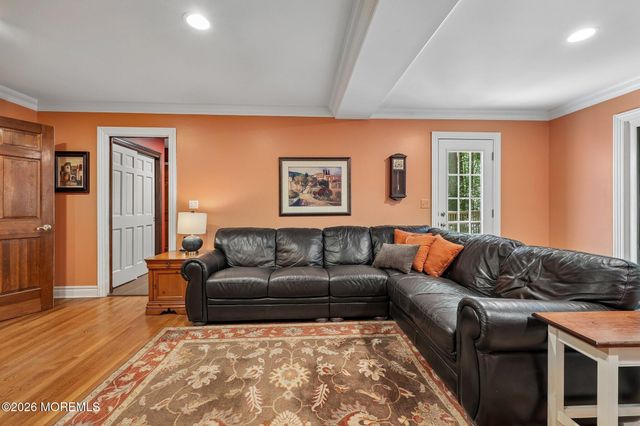 54 Howland Road, Middletown, NJ 07748
