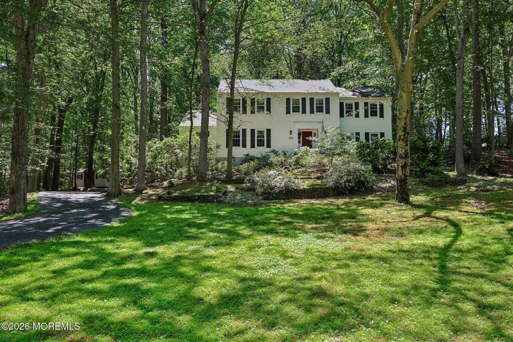 54 Howland Road, Middletown, NJ 07748