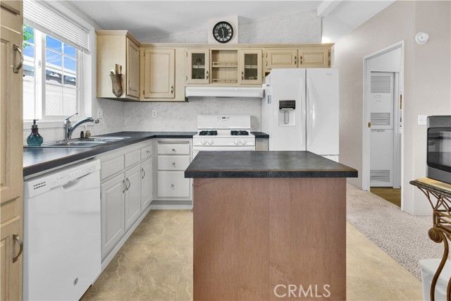 1215 El Camino Real 61, Atascadero, CA 93422