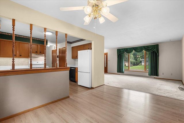 309 Braatz DRIVE, Kewaskum, WI 53040