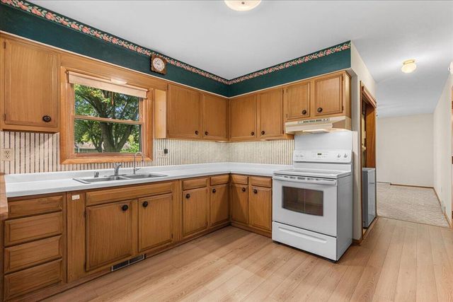 309 Braatz DRIVE, Kewaskum, WI 53040