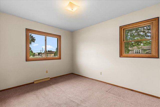 309 Braatz DRIVE, Kewaskum, WI 53040