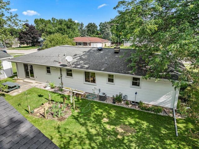 309 Braatz DRIVE, Kewaskum, WI 53040