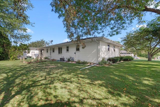309 Braatz DRIVE, Kewaskum, WI 53040