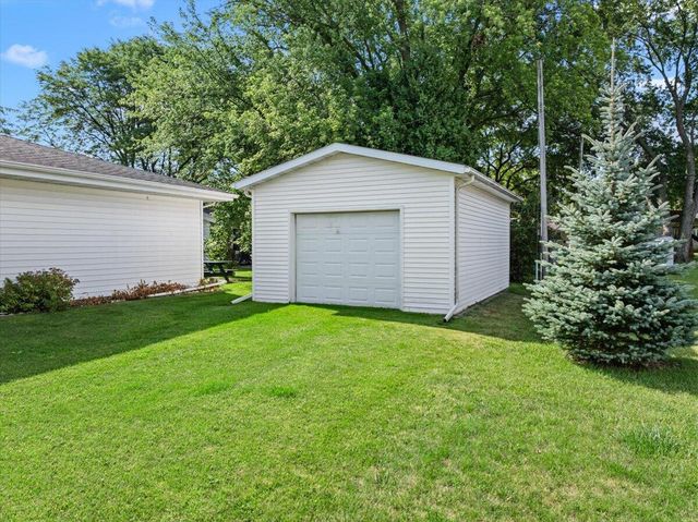 309 Braatz DRIVE, Kewaskum, WI 53040