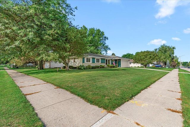 309 Braatz DRIVE, Kewaskum, WI 53040