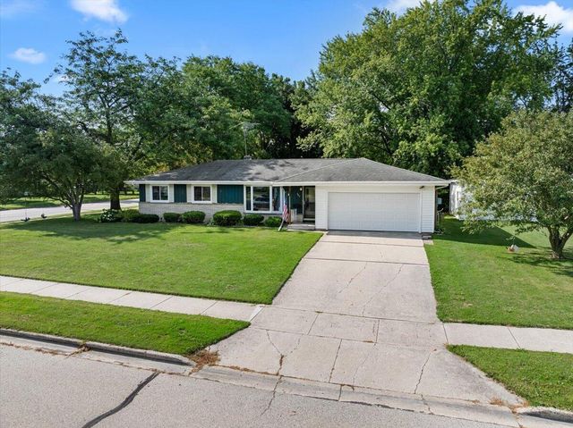 309 Braatz DRIVE, Kewaskum, WI 53040