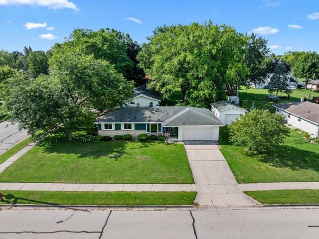 309 Braatz DRIVE, Kewaskum, WI 53040