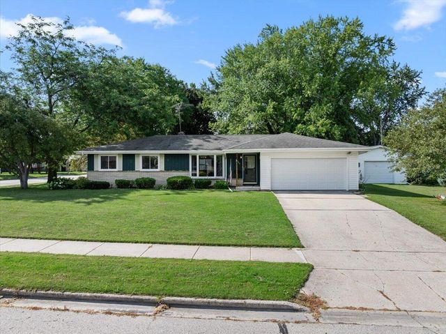 309 Braatz DRIVE, Kewaskum, WI 53040