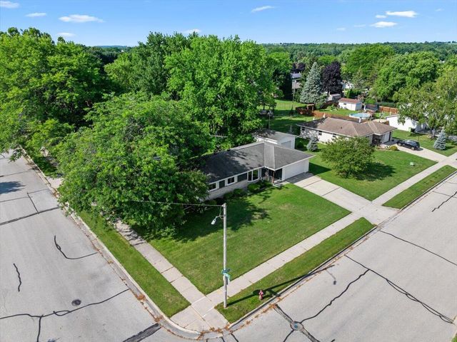 309 Braatz DRIVE, Kewaskum, WI 53040