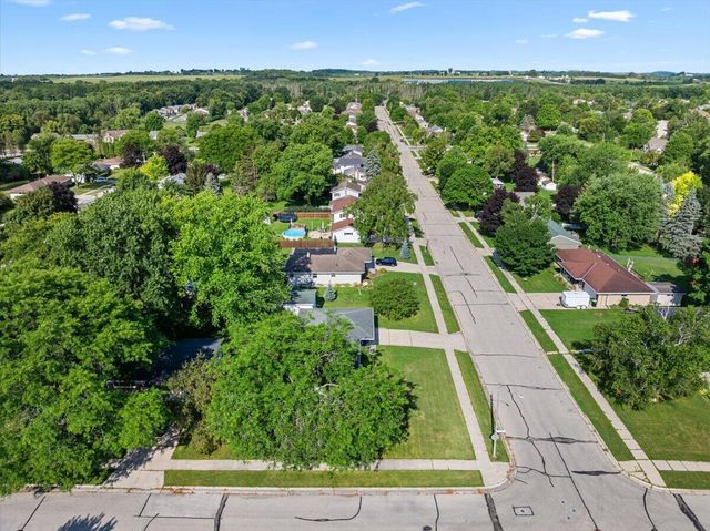 309 Braatz DRIVE, Kewaskum, WI 53040