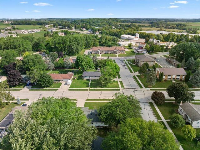 309 Braatz DRIVE, Kewaskum, WI 53040