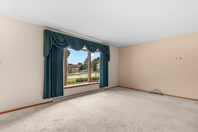 309 Braatz DRIVE, Kewaskum, WI 53040