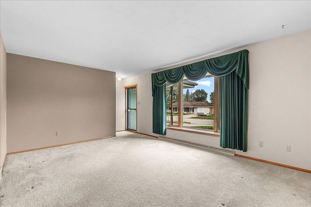 309 Braatz DRIVE, Kewaskum, WI 53040