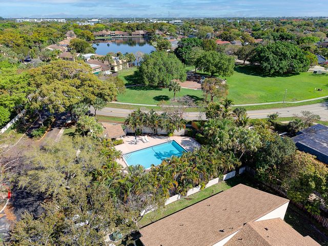 7906 NW 10th Street 7906, Plantation, FL 33322