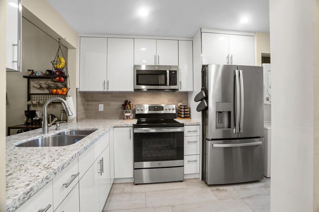 7906 NW 10th Street 7906, Plantation, FL 33322