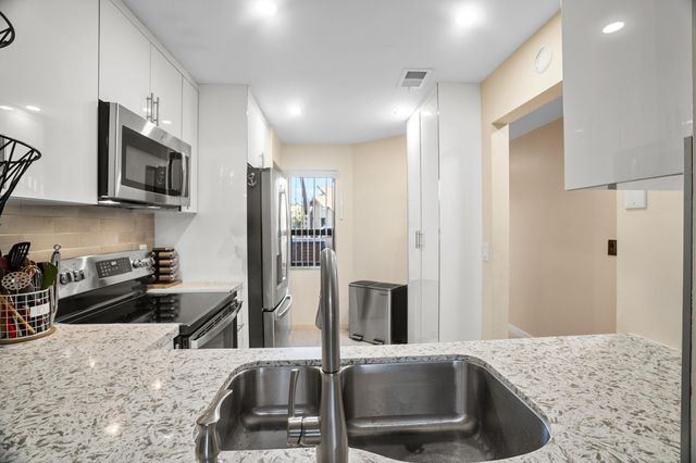 7906 NW 10th Street 7906, Plantation, FL 33322