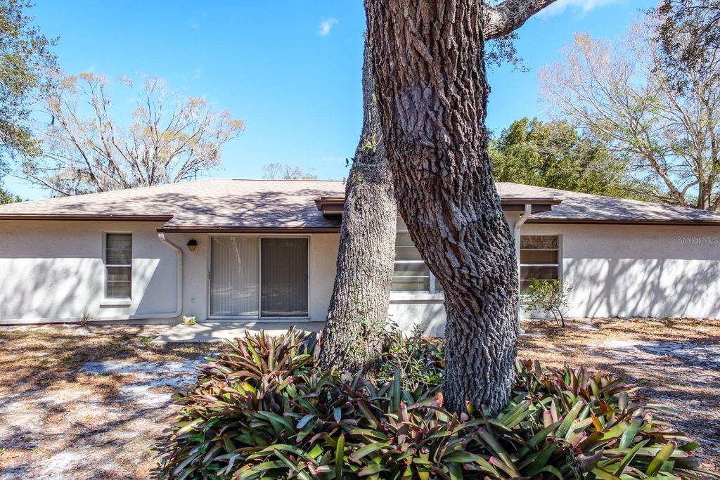 Image 9 of property listing at 2860 LONGLEAF LANE, Palm Harbor, FL 34684