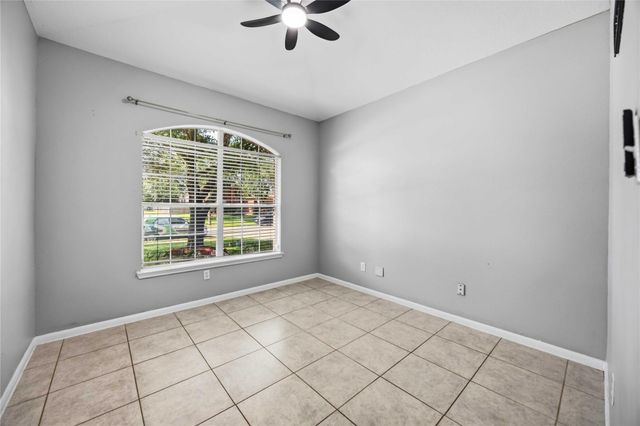 1029 Riverwood Dr, Dickinson, TX 77539