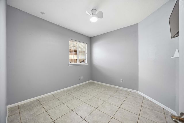 1029 Riverwood Dr, Dickinson, TX 77539